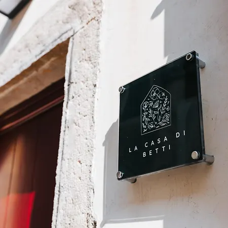 La Casa Di Betti בית נופש *
